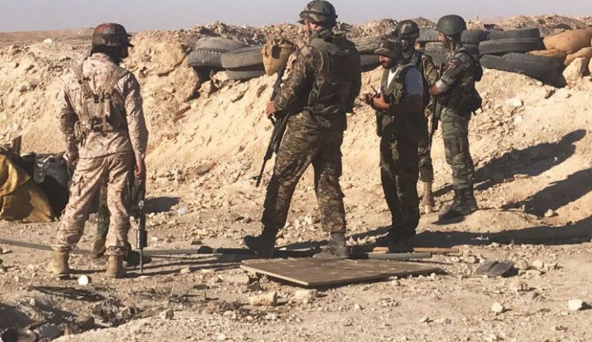 شاهد/ الجيش السوري يضبط كميات هائلة من الاسلحة معدة للتهريب الى ادلب