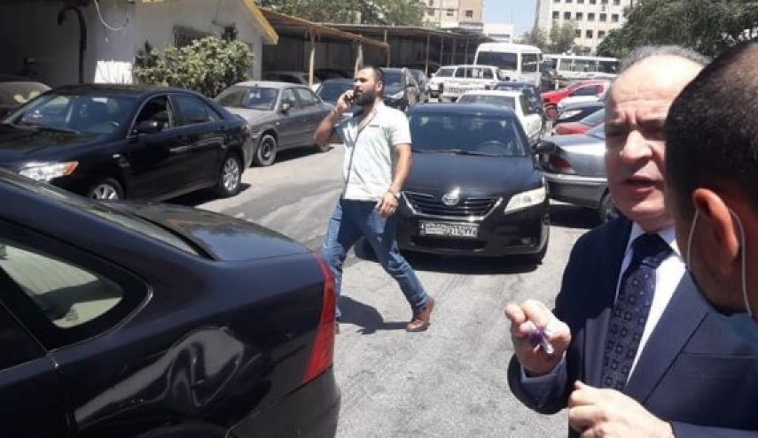سألت عماد خميس عن الاختلاسات 