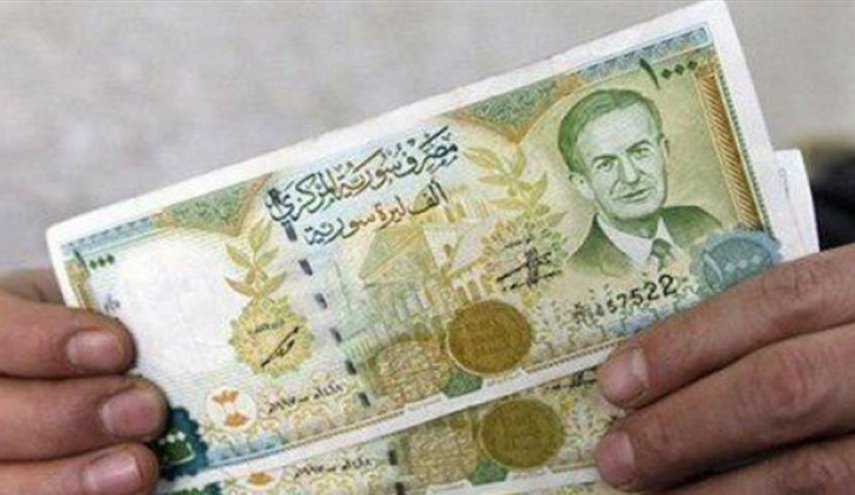 الليرة تسجل أعلى سعر لها منذ شهر ونصف
