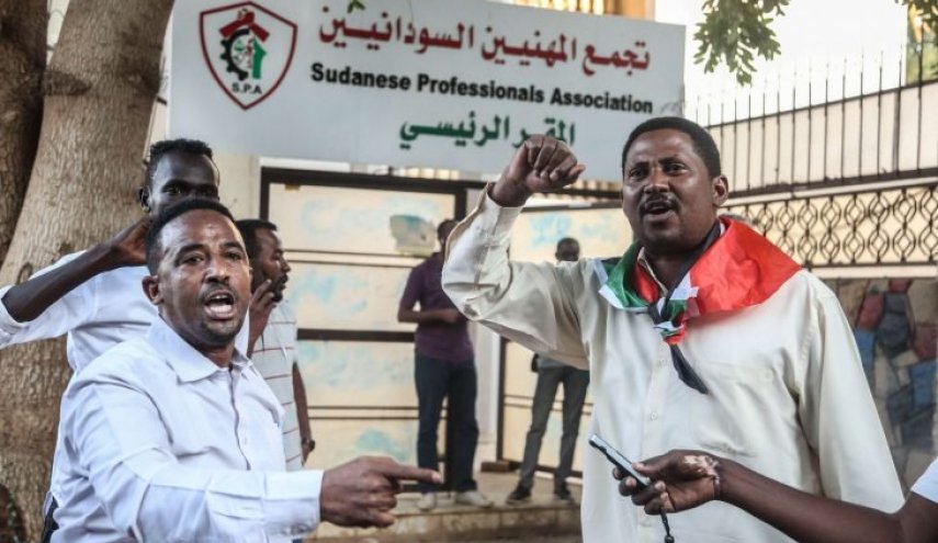 تجمع المهنيين السودانيين ينسحب من تحالف 'قوى الحرية والتغيير'