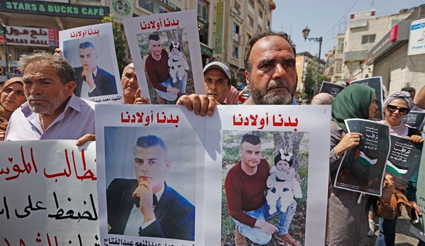 غانتس يعارض تحرير جثامين الشهداء