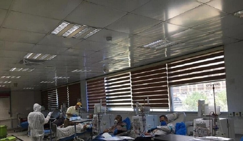 صور.. طالب عراقي مصاب بكورونا يؤدي امتحاناته الجامعية
