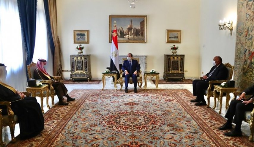 دیدار وزیر خارجه سعودی با رئیس‌جمهور مصر
