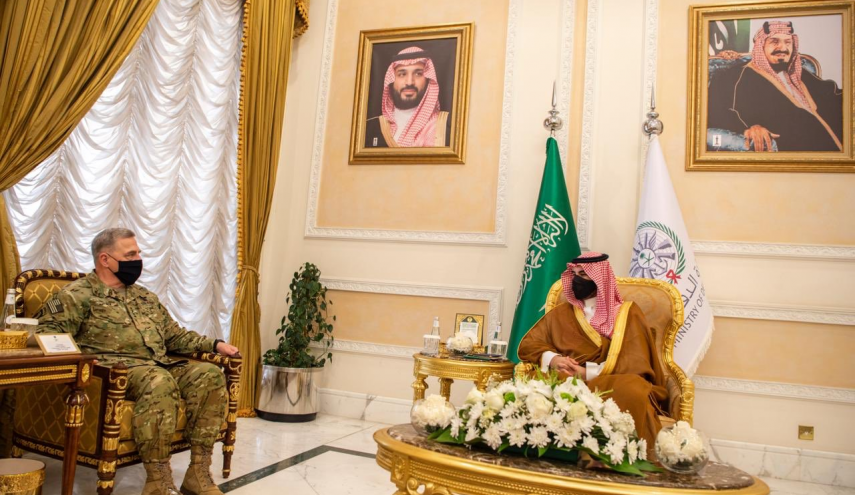 دیدار خالد بن‌سلمان با رئیس ستاد مشترک ارتش آمریکا