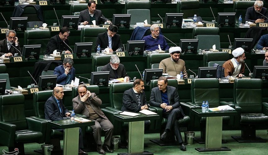 البرلمان الإيراني يعقد غدا جلسة لمنح الثقة لوزير الصناعة المقترح