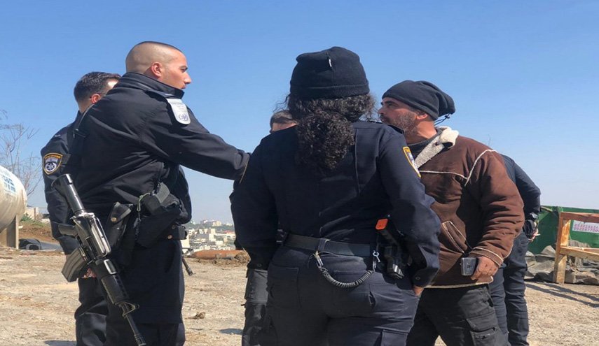 الاحتلال يجبر مقدسيًّا على هدم منزله