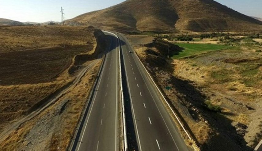 آخرین وضعیت راه های کشور | بارش باران در 4 جاده تهران-شمال/ ترافیک سنگین در آزادراه ساوه-تهران