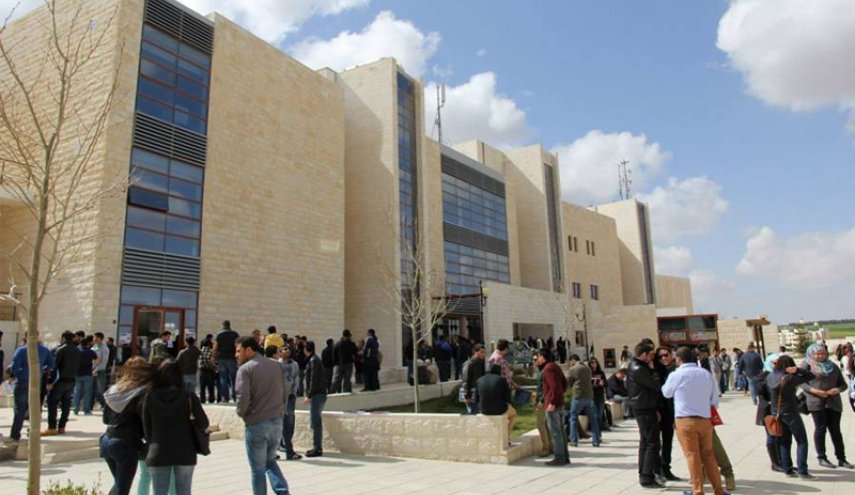 طالبة سورية متفوقة في عمان..قد لاتتمكن من دخول الجامعة