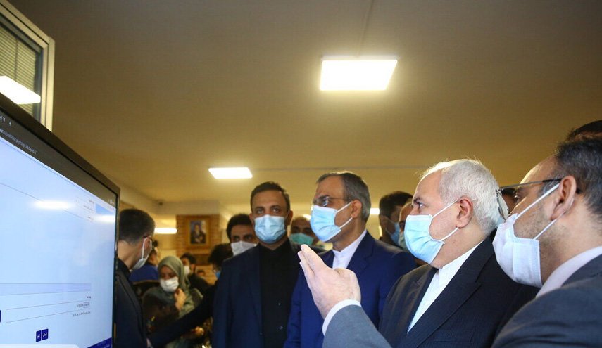میز خدمت کنسولی با حضور ظریف افتتاح شد