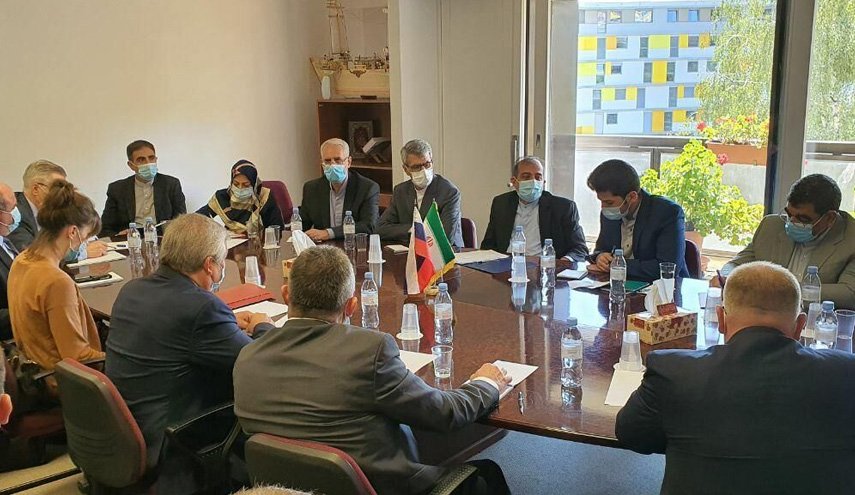 ایران و روسیه بر ضرورت مشورت بیشتر برای موفقیت ماموریت کمیته قانون اساسی سوریه تاکید کردند