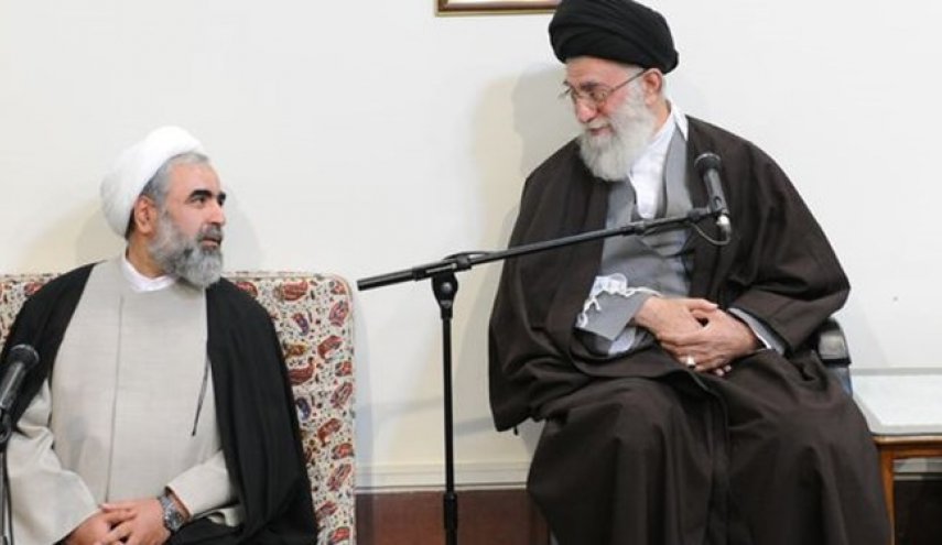 رهبر انقلاب: خستگی‌ناپذیری و صراحت حجت‌الاسلام حسینیان در مواضع بحق انقلابی، برجسته و نمایان بود