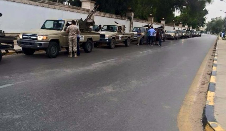 'الوفاق' تقول انها رصدت رتلا مسلحا لقوات حفتر يتجه نحو البريقة 