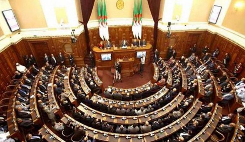 البرلمان الجزائري يصوت اليوم على مشروع تعديل الدستور