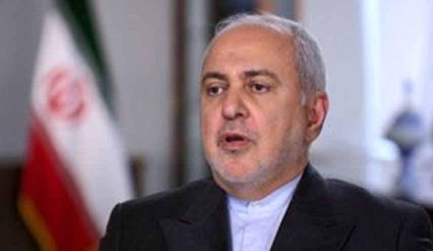 ظریف: ترامپ سخت مشغول بازارگرمی برای فروش تجهیزات نظامی کمپانی‌های آمریکا به منطقه است
