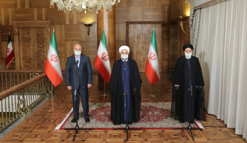 همواره همکاری و هماهنگی سه قوه می تواند به رفع و حل سریعتر مشکلات کشور کمک کند/ بررسی مهمترین مسایل کشور در جلسه سران قوا