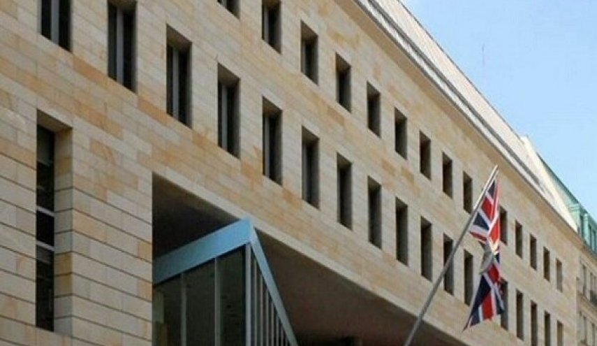 خودرو دیپلماتهای انگلیسی در بغداد با بمب هدف قرار گرفت