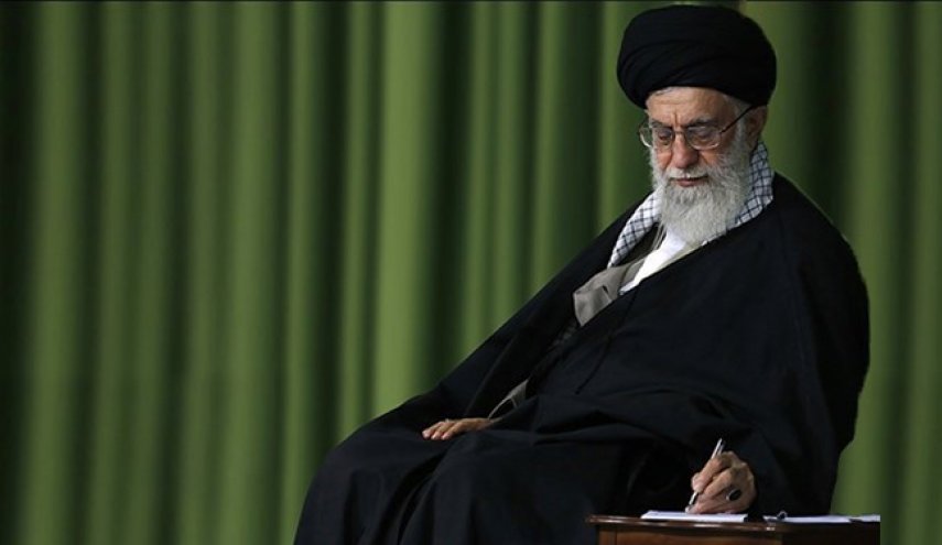 رهبر انقلاب: گذشت زمان هرگز نخواهد توانست یاد ارجمند شهیدان عزیز را از خاطر ملت ایران بزداید
