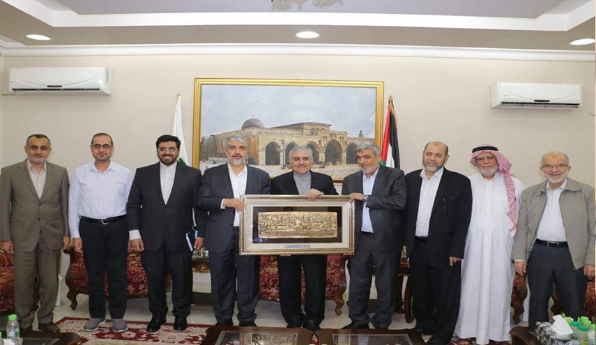 حماس تكرم السفير الايراني في الدوحة