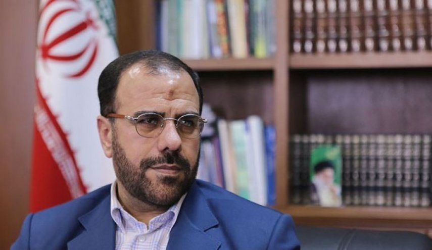 امیری: روحانی برای دفاع از رزم حسینی به مجلس نمی رود