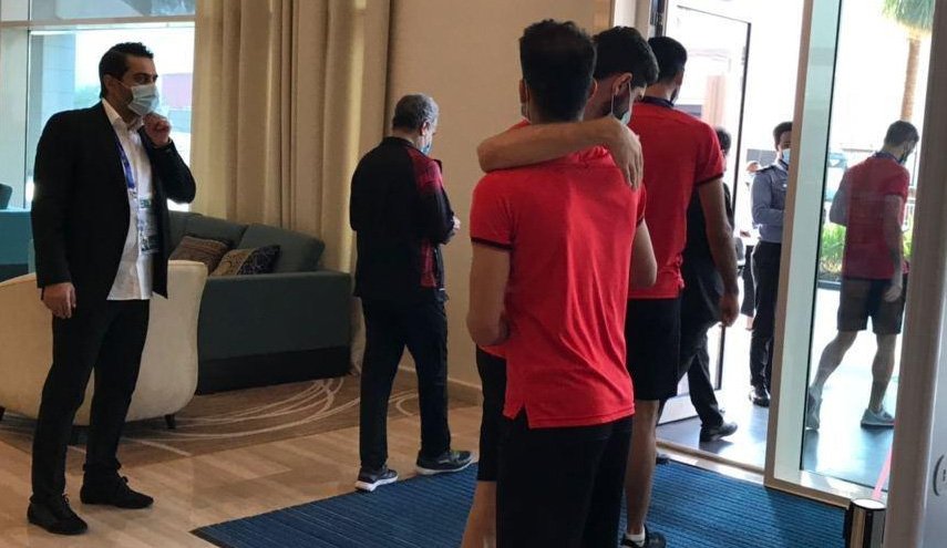 بازیکنان پرسپولیس با بدرقه آل کثیر راهی ورزشگاه شدند