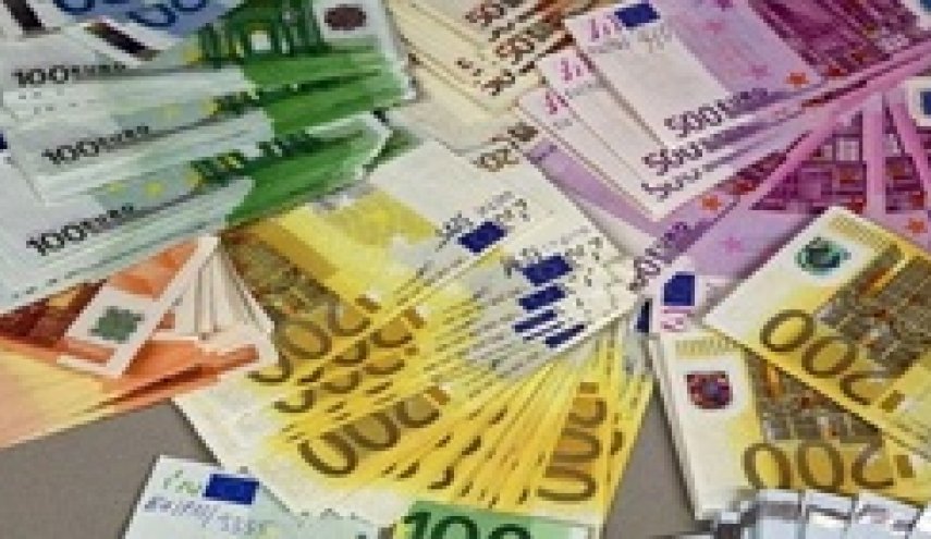 کاهش قیمت دلار/ بازگشت به کانال 27 هزار تومان