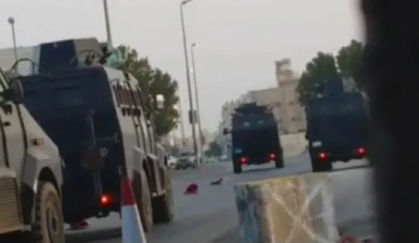 الامن السعودي يقتحم حي الديرة ببلدة أم الحمام بالمدرعات