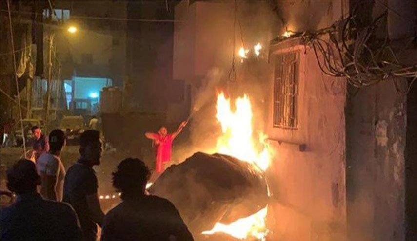 سحب جثتين من مكان الانفجار في بيروت