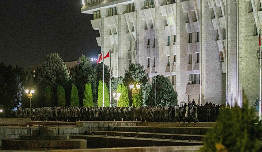 البرلمان القرغيزي يعين المعارض صدر جباروف رئيسا جديدا للحكومة
