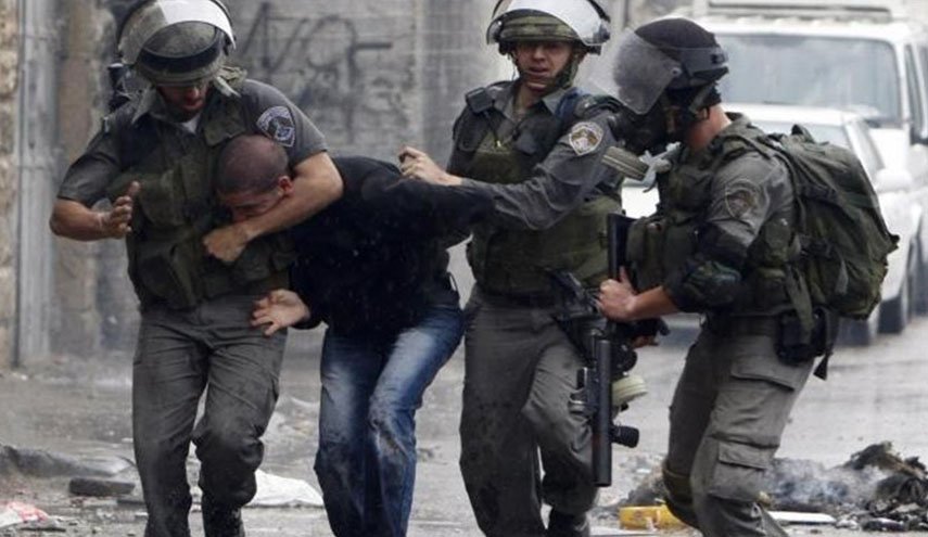 قوات الاحتلال تعتقل 5 فلسطينيين في القدس المحتلة والضفة