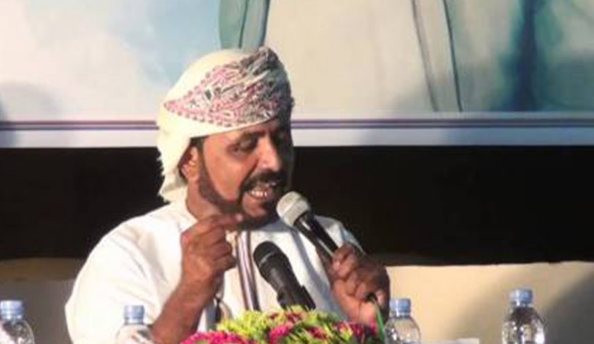 شاهد.. وابل من الرصاص يقتل الشاعر العماني أحمد بن بله الحريزي في المهرة اليمنية