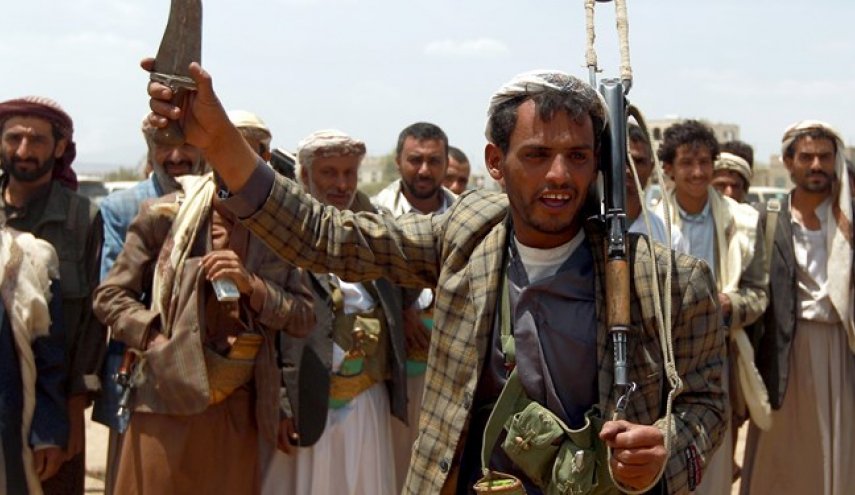 یک فرمانده ائتلاف سعودی: حوثی‌ها بدون هرگونه مقاومتی در حال پیشروی هستند