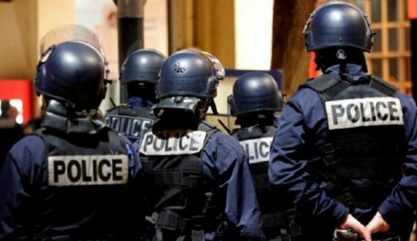 پلیس فرانسه 9 نفر را در ارتباط با حادثه چاقو کشی پاریس دستگیر کرد
