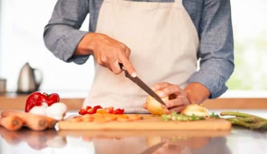 رائحتان في المطبخ إذا عجزت عن شمهما عليك اجراء اختبار لكورونا