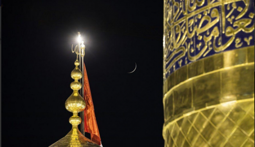 تعویض پرچم گنبد امام حسین (ع) به مناسبت فرا رسیدن ماه ربیع الاول+تصاویر
