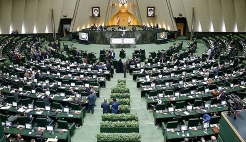 بیانیه ۱۳۰ نماینده مجلس در واکنش به اظهارات شنیع دولتمردان فرانسه/ وزارت خارجه سفیر فرانسه را احضار کند/ فرانسه از ملت‌های مسلمان جهان دلجویی کند