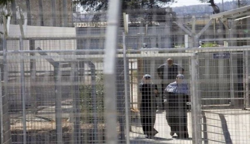 37 اسيرة فلسطينية يهددن بخطوات تصعيدية احتجاجا على ظروفهن