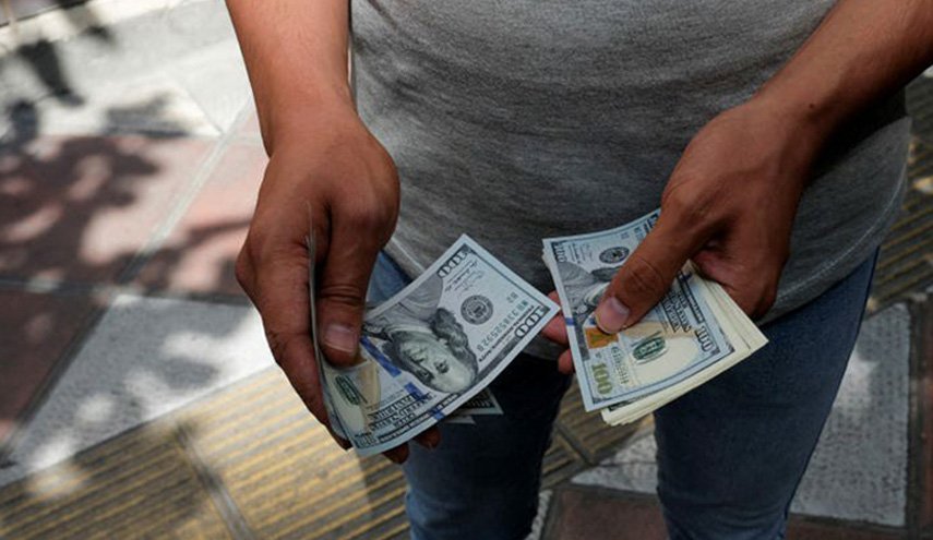 دلار خریدار ندارد؛ ترس بازار از ریزش بیشتر قیمت‌