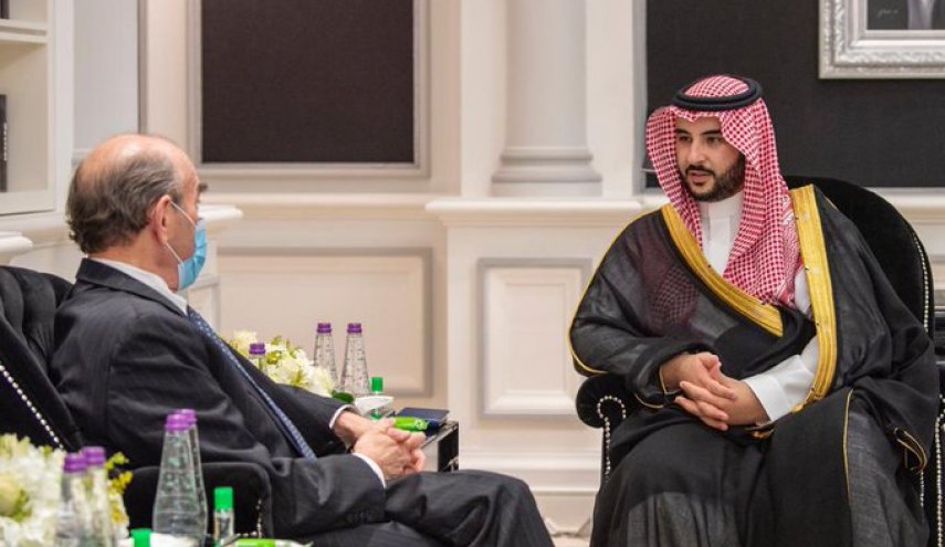 دیدار «الیوت آبرامز» با «خالد بن سلمان» در عربستان
