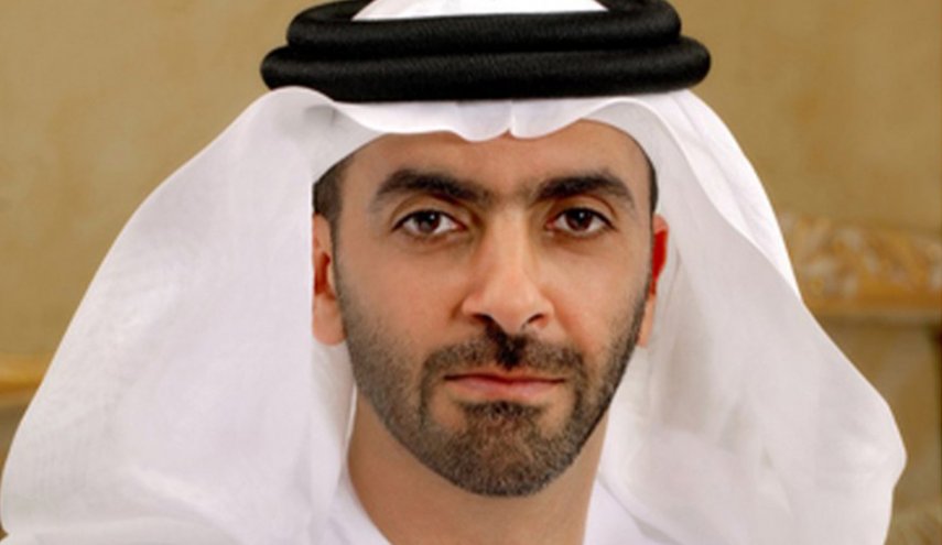 وزير إماراتي يعقد اجتماعا مع نظيره 