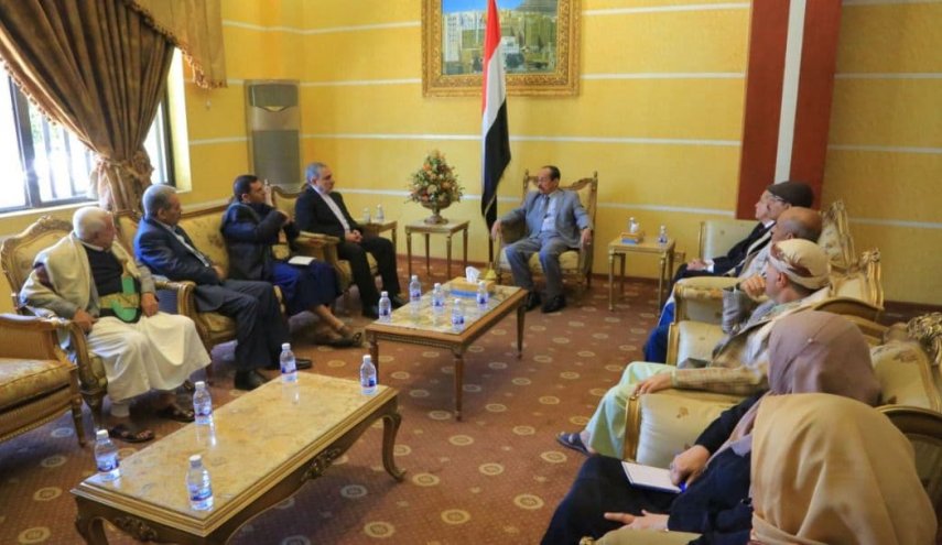 السفير الإيراني في صنعاء يلتقي رئيس مجلس الشورى اليمني