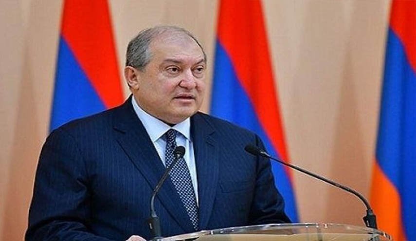 رئيس أرمينيا يقيل وزير الخارجية وقائد قوات الشرطة
