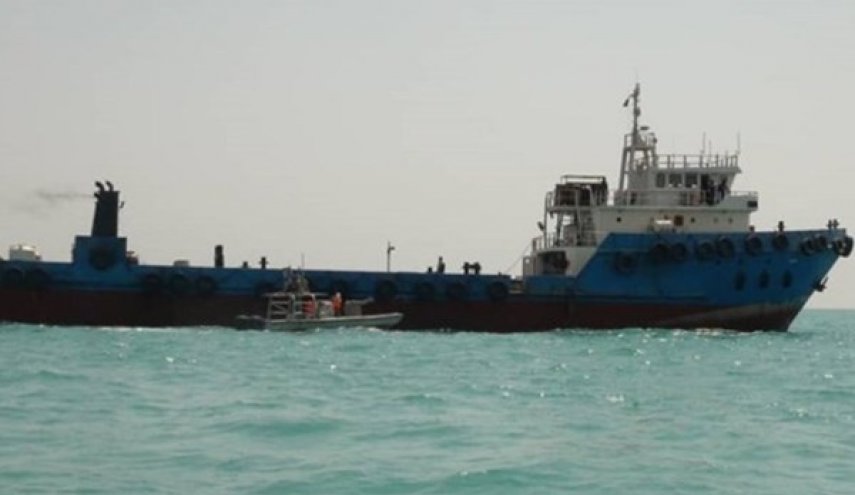 الحرس الثوري يحتجز سفينة اجنبية تحمل وقودا مهربا