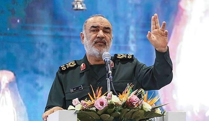 سرلشکر سلامی: قدرت فرسایشگر انقلاب اسلامی آمریکا را از قرارگاه راهبردی اش دور کرده است