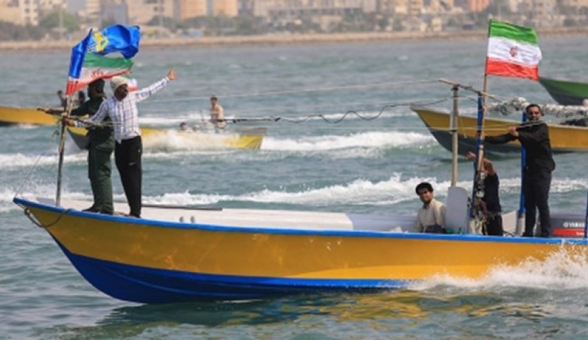 رژه 1000 شناور بسیج در سواحل نیلگون خلیج فارس