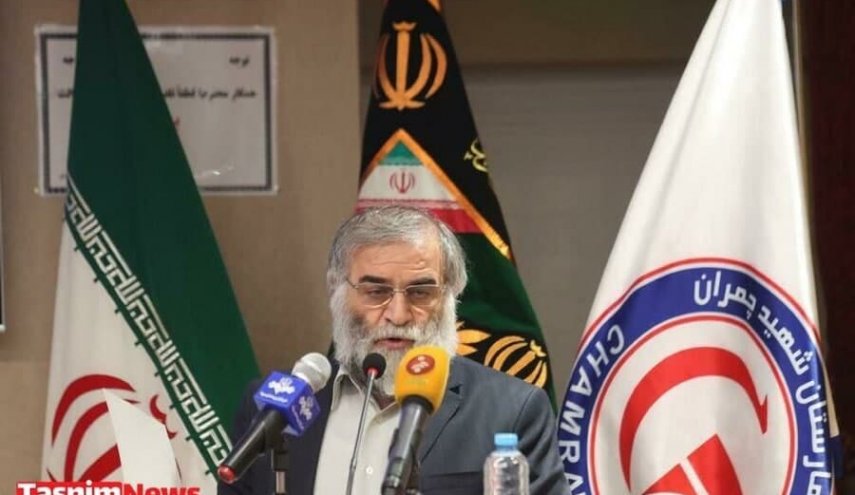 تصاویر شهید فخری زاده در معراج شهدا و وداع خانواده با شهید