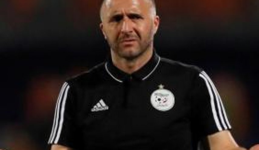 مدرب المنتخب الجزائري لكرة القدم يصاب بفيروس كورونا