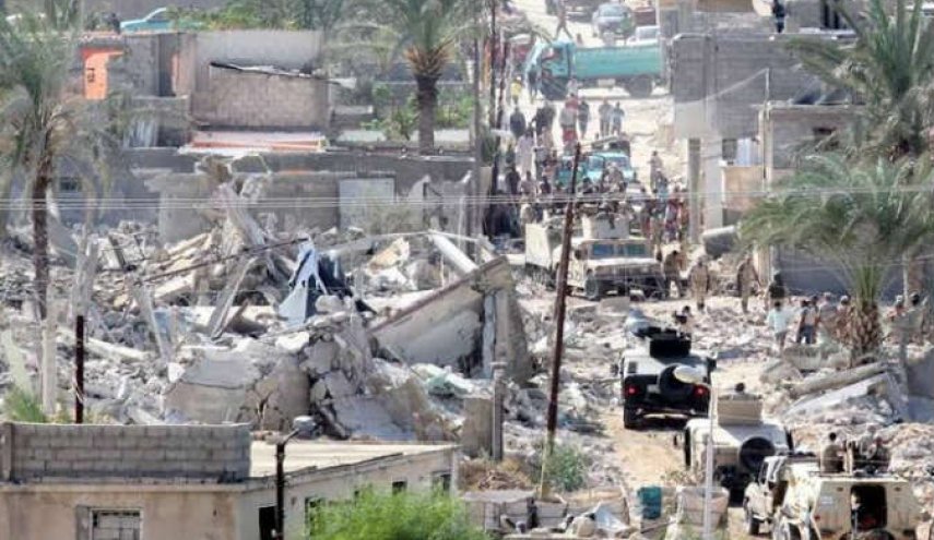 لإنشاء منطقة عازلة على حدود غزة.. جيش مصري يبدأ إزالة ركام رفح المصرية 