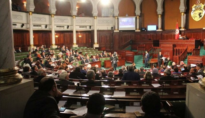  الرئيس التونسي يحذر من يحاول إسقاط الدولة