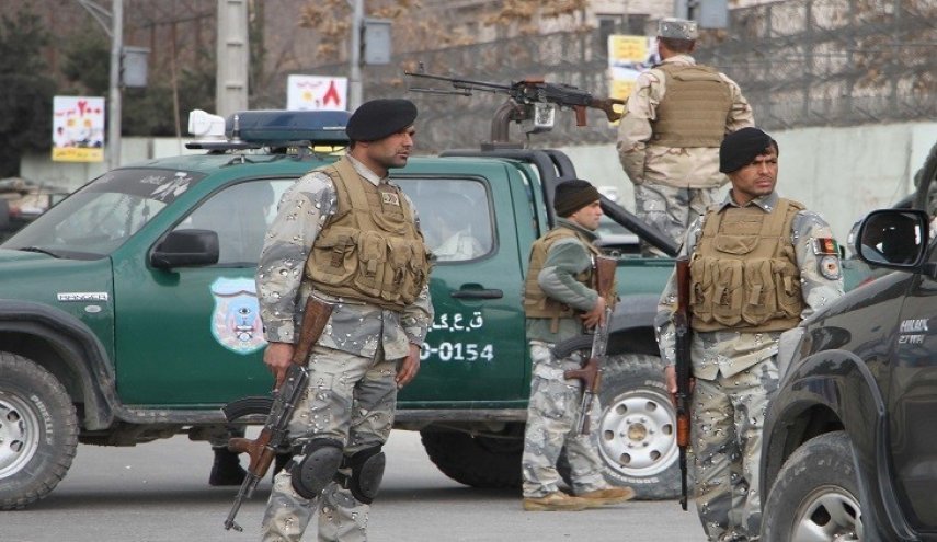 قتلى وجرحى بانفجار سيارة مفخخة في قاعدة للجيش الأفغاني
