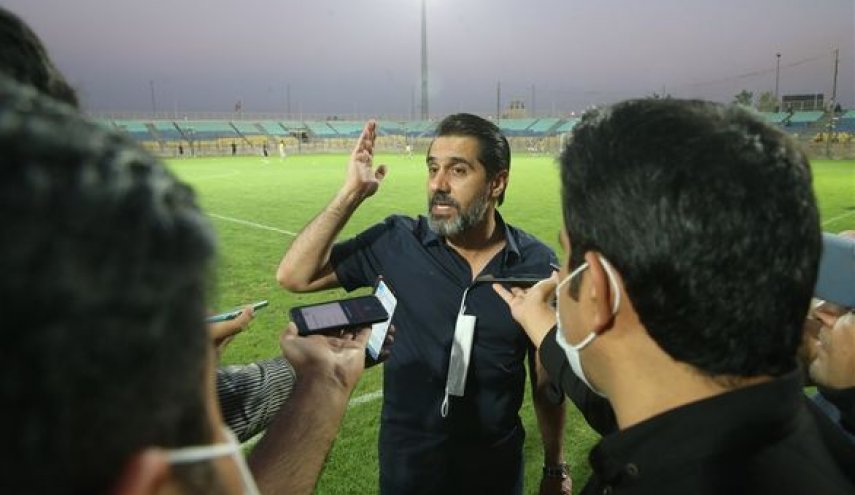 کری‌خوانی جالب پیروانی با سرمربی اولسان در آسانسور